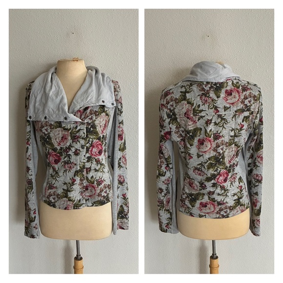 Anthropologie Jackets & Blazers - Saturday Sunday floral jacket